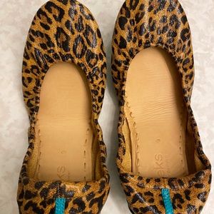 Leopard Tieks